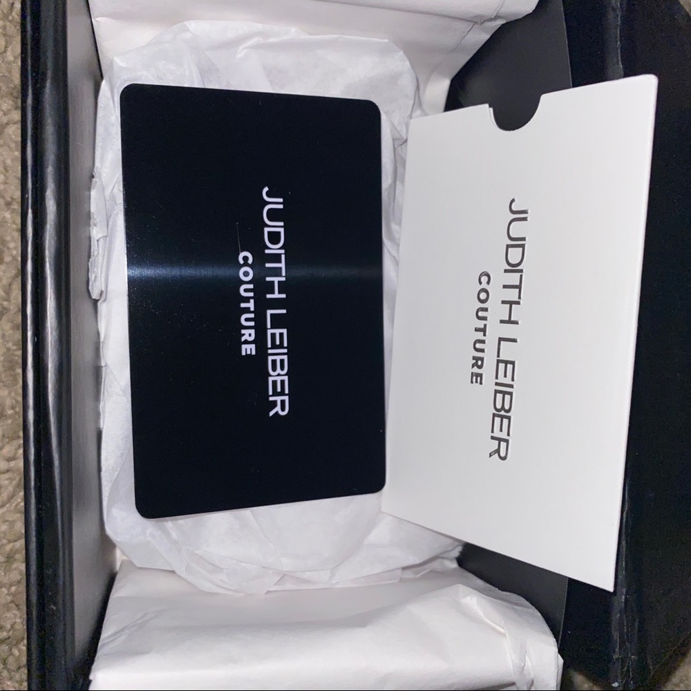 Judith Leiber - Picture 6 of 8